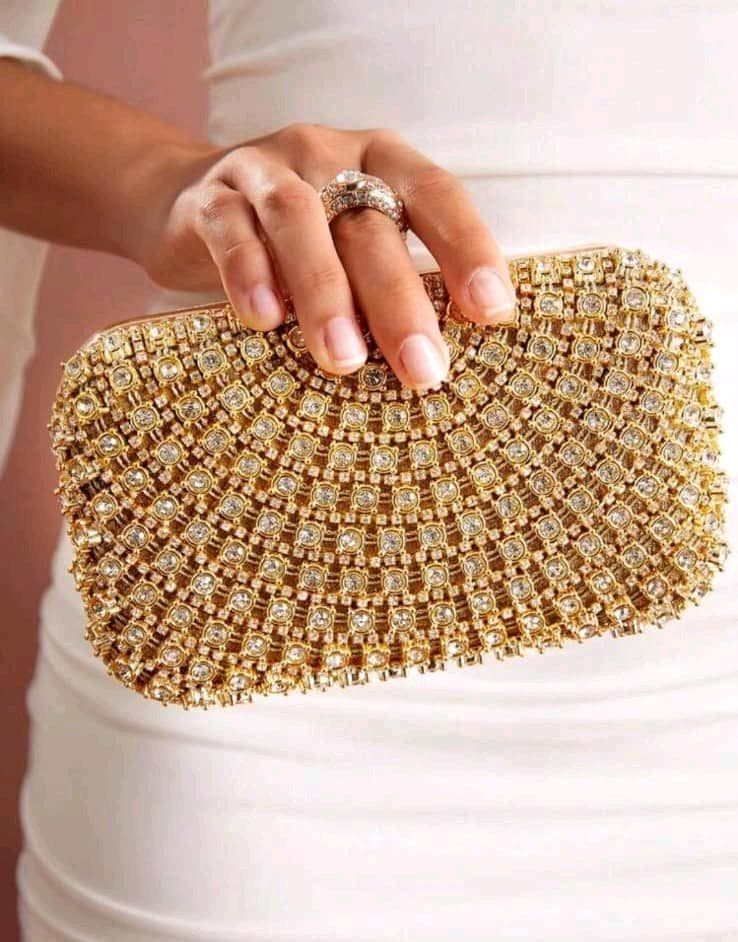 sac perle orné motif diamant